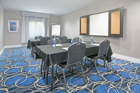 Holiday Inn Express & Suites Houston North - IAH Area