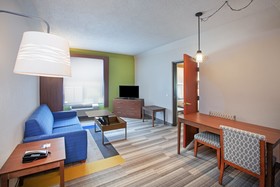 Holiday Inn Express & Suites Houston - Memorial Park Area