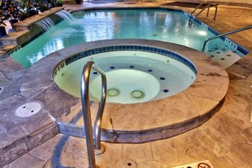 Holiday Inn Express Hotel & Suites Houston-Downtown Convention Center
