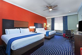 Holiday Inn Express & Suites Houston East