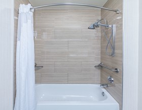 Holiday Inn Express & Suites Houston East
