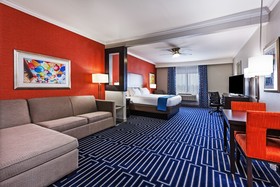 Holiday Inn Express & Suites Houston East
