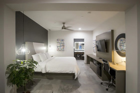 House Hotel