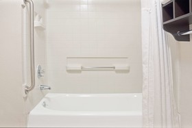 Howard Johnson by Wyndham Houston Downtown