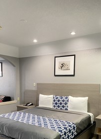 Island Suites Hobby Airport