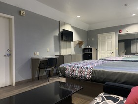 Island Suites Hobby Airport