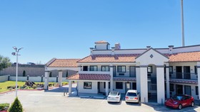 Island Suites Hobby Airport