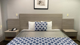 Island Suites Hobby Airport