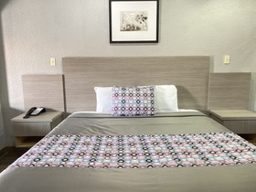 Island Suites Hobby Airport