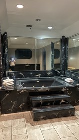 Island Suites Hobby Airport