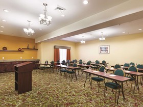 La Quinta Inn & Suites by Wyndham Houston Channelview