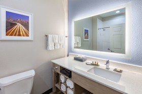 La Quinta Inn & Suites by Wyndham Houston Channelview