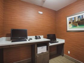 La Quinta Inn & Suites by Wyndham Houston Channelview