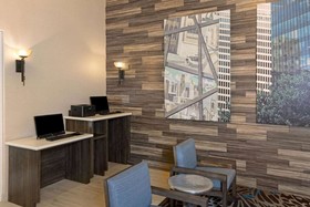 La Quinta Inn & Suites by Wyndham Houston Energy Corridor