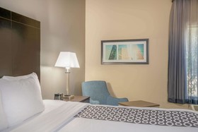 La Quinta Inn & Suites by Wyndham Houston Energy Corridor