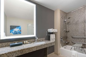 La Quinta Inn & Suites by Wyndham Houston Energy Corridor