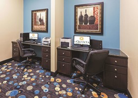 La Quinta Inn & Suites by Wyndham Houston Hobby Airport