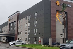 La Quinta Inn & Suites by Wyndham Houston NW Brookhollow
