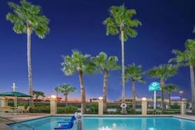 La Quinta Inn & Suites by Wyndham Houston NW Brookhollow