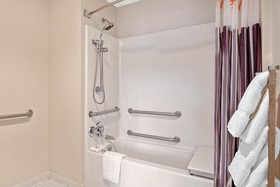 La Quinta Inn & Suites by Wyndham Houston NW Brookhollow