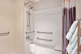 La Quinta Inn & Suites by Wyndham Houston NW Brookhollow