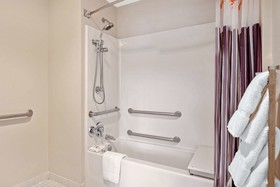 La Quinta Inn & Suites by Wyndham Houston NW Brookhollow