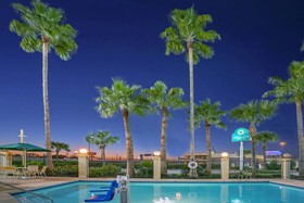 La Quinta Inn & Suites by Wyndham Houston NW Brookhollow