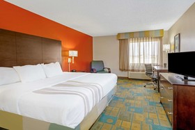 La Quinta Inn & Suites by Wyndham Houston NW Brookhollow