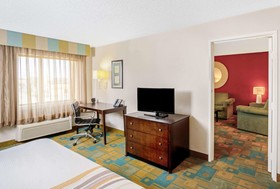 La Quinta Inn & Suites by Wyndham Houston NW Brookhollow