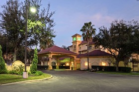 La Quinta Inn & Suites by Wyndham Houston West Park 10