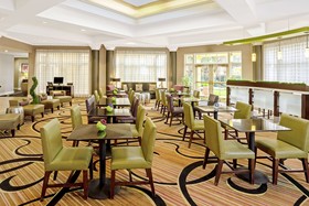 La Quinta Inn & Suites by Wyndham Houston West Park 10