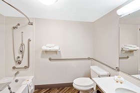 La Quinta Inn & Suites by Wyndham Houston West Park 10