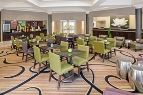 La Quinta Inn & Suites by Wyndham Houston West Park 10
