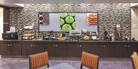 La Quinta Inn & Suites by Wyndham Houston Hobby Airport