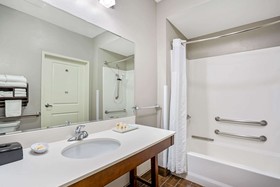 La Quinta Inn & Suites by Wyndham Houston NW Beltway8/WestRD