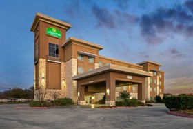 La Quinta Inn & Suites by Wyndham Houston NW Beltway8/WestRD