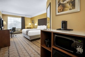 La Quinta Inn & Suites by Wyndham Houston NW Beltway8/WestRD
