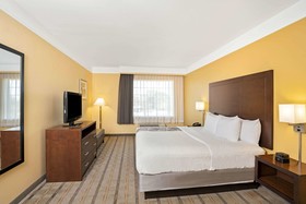 La Quinta Inn & Suites by Wyndham Houston NW Beltway8/WestRD