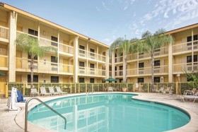 Super 8 by Wyndham - The Woodlands North