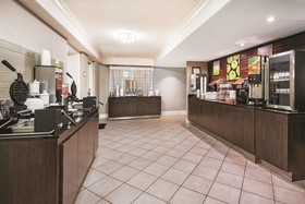 Super 8 by Wyndham - The Woodlands North
