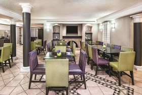 Super 8 by Wyndham - The Woodlands North