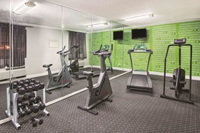 Super 8 by Wyndham - The Woodlands North