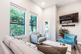 Montrose Guesthouse Suites