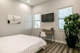 Montrose Guesthouse Suites