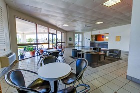 Executive Inn & Suites
