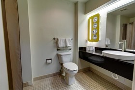 Executive Inn & Suites