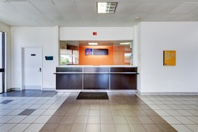 Executive Inn & Suites