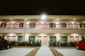 Palace Inn 290 & Jones Rd