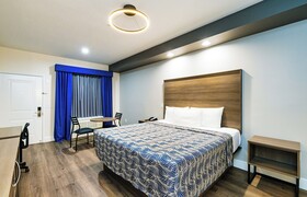 Palace Inn Blue Edgebrook