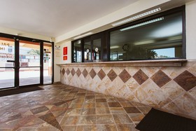 Palace Inn I-45 & Crosstimbers